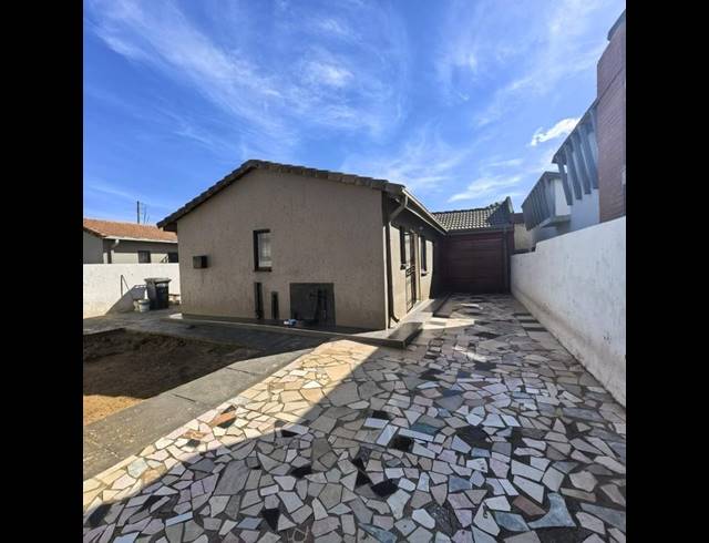 3 BEDROOM HOUSE FOR SALE IN GLEN RIDGE